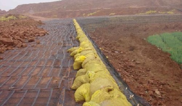uniaxial geogrids installation